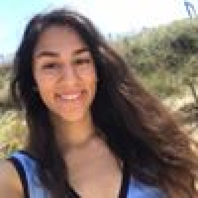 Maria zoekt een Kamer / Studio / Huurwoning / Appartement in Haarlem