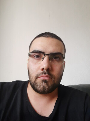 Mohammed zoekt een Kamer / Studio / Huurwoning / Appartement in Haarlem