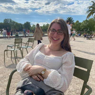 Floor zoekt een Kamer / Studio / Huurwoning / Appartement in Haarlem