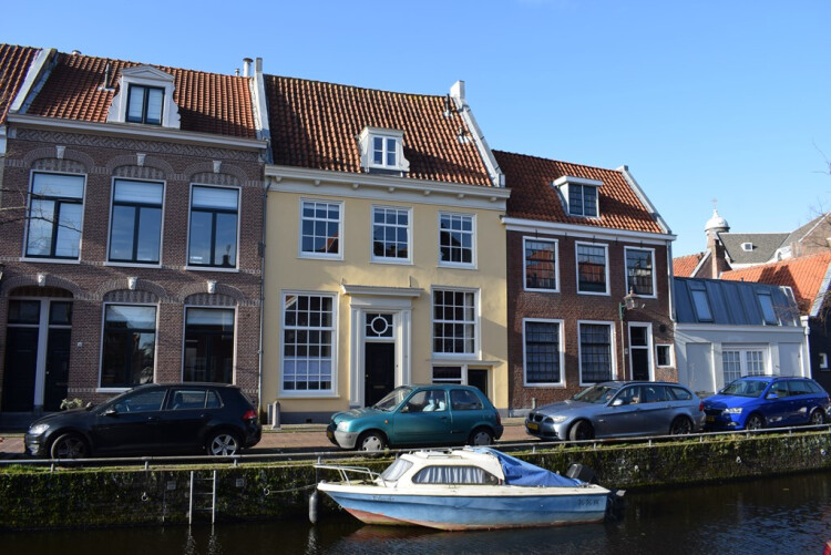 Tussenwoning aan Bakenessergracht 32, Haarlem