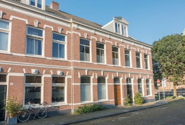Woonhuis aan Leeghwaterstraat 6, Haarlem